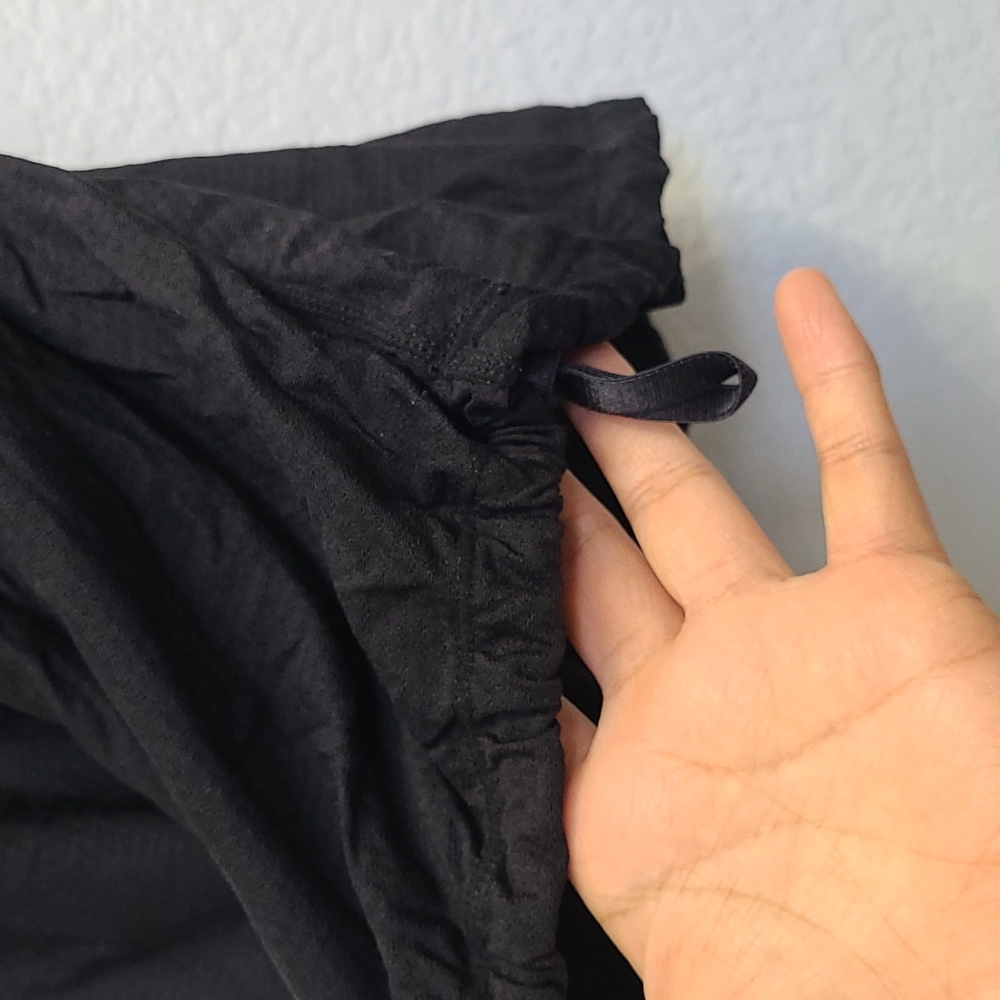 Lululemon - Picture 3 of 5